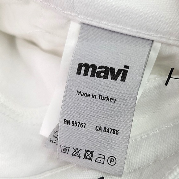 NWT Women’s White Denim with Pearls  Boyfriend Slim Straight-Leg Jeans - Picture 7 of 16